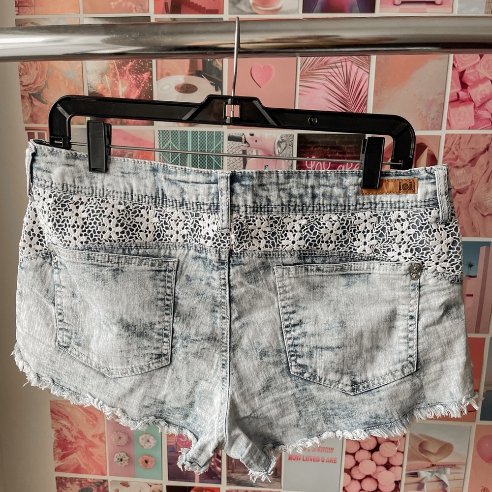 L.e.i. Jean Shorts - Picture 4 of 5